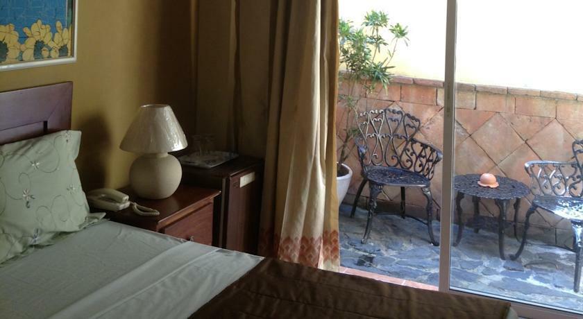 Hotel Alcaldeza - Garden House Maria Guadalupe サントドミンゴ エクステリア 写真