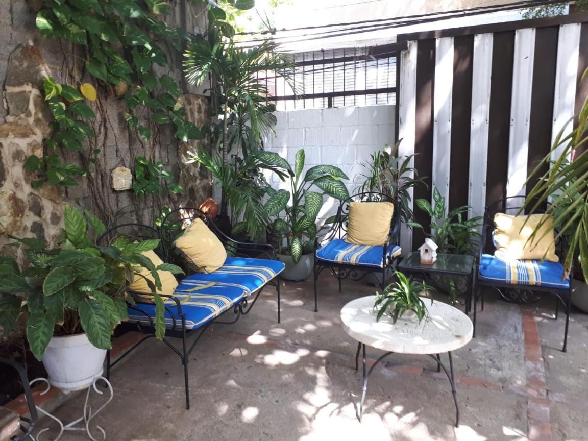 Hotel Alcaldeza - Garden House Maria Guadalupe サントドミンゴ エクステリア 写真